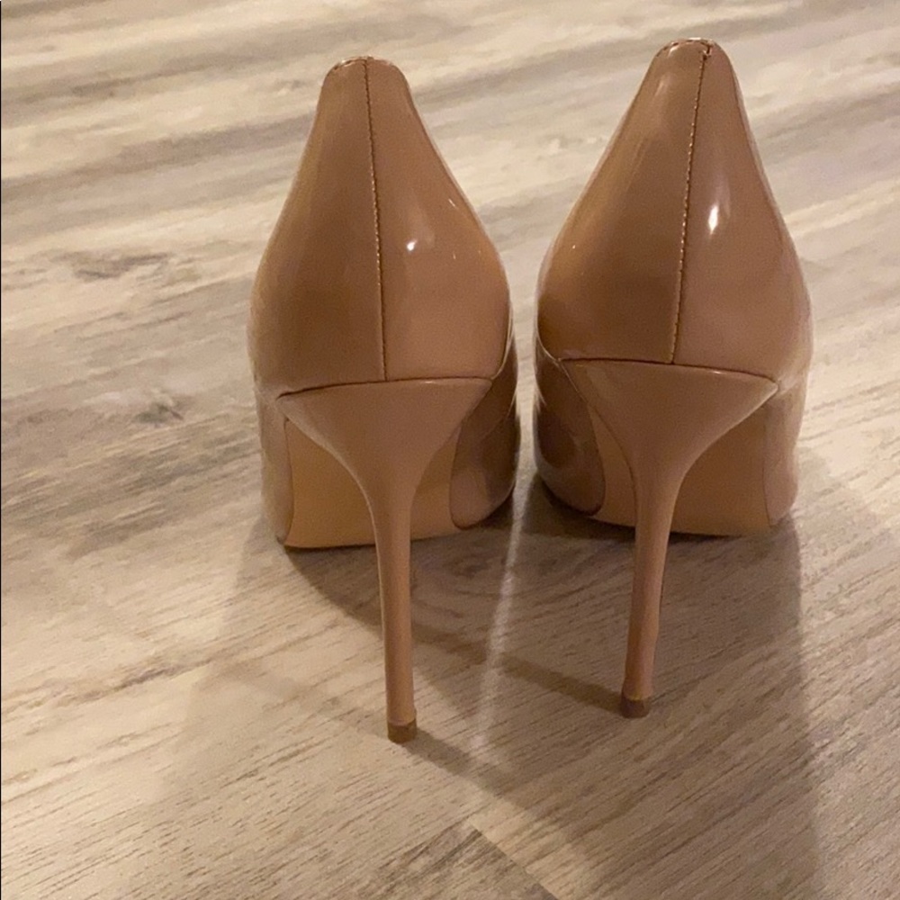 Heels - Picture 4 of 5
